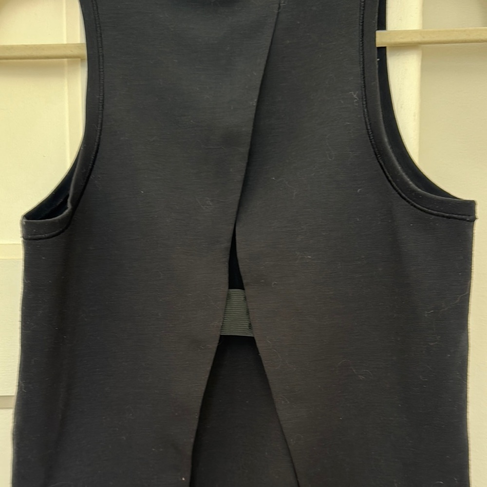Lululemon split back hem tank - Picture 3 of 3